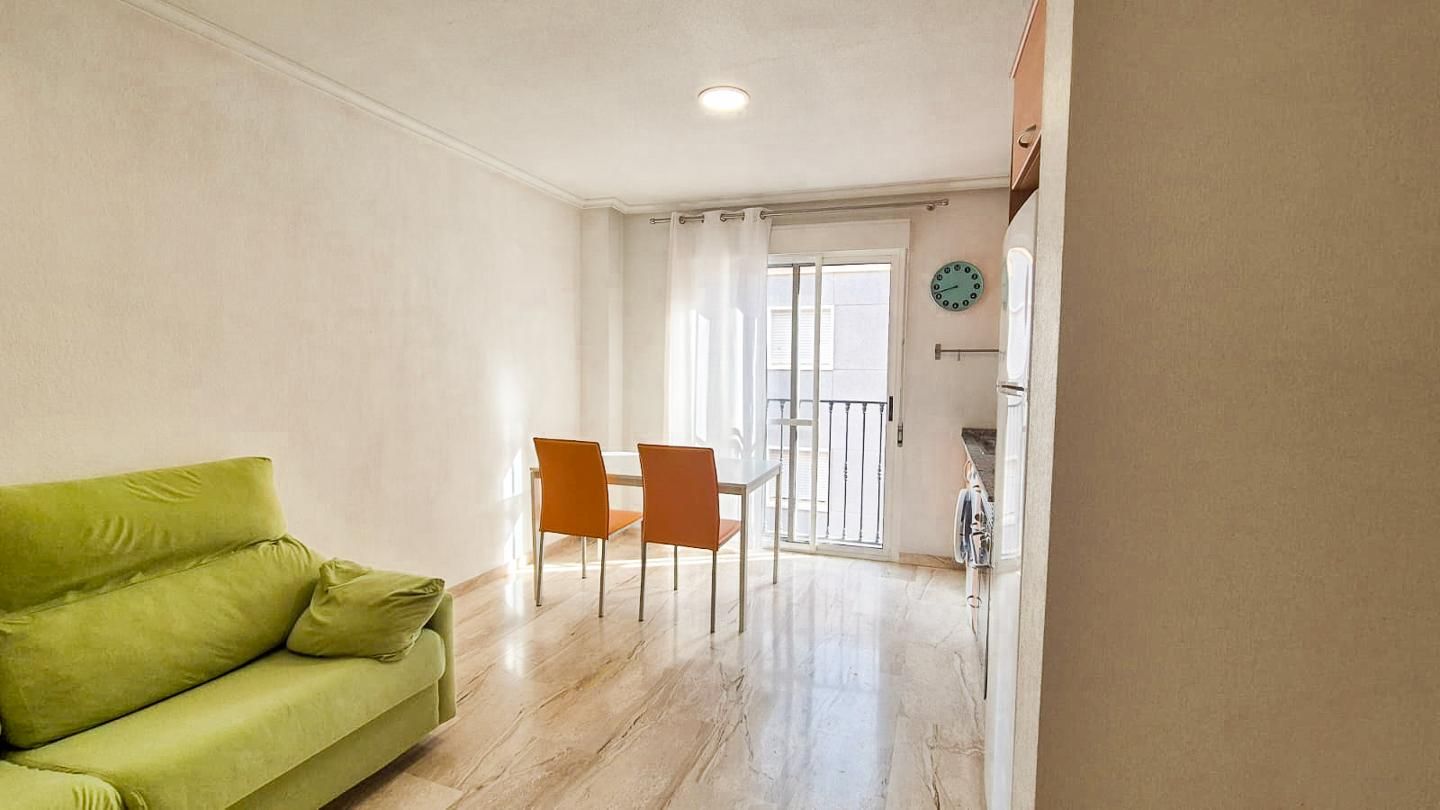 Vista exterior de Pis en venda en Elche / Elx amb Aire condicionat, Traster i Moblat