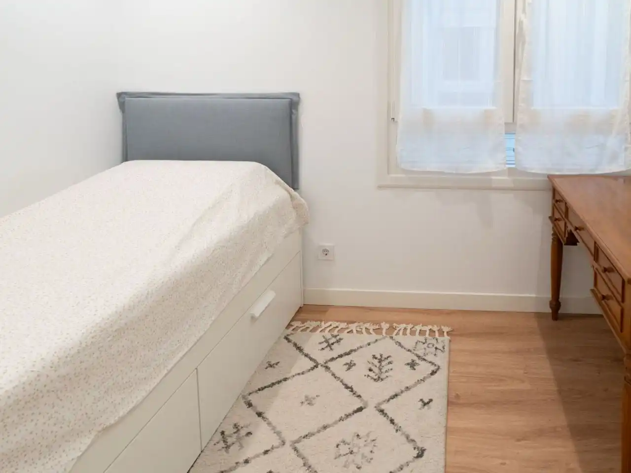 Bedroom of Flat for sale in Centro - Mendibil - Santiago