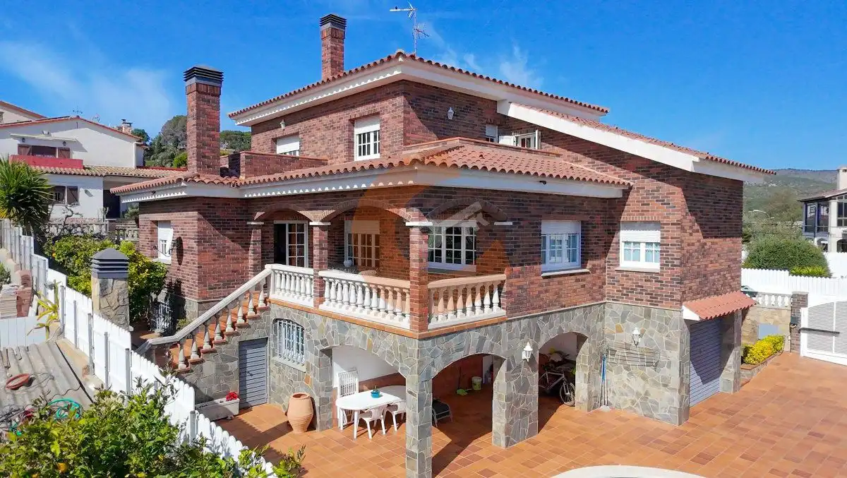 Exterior view of Houses for sale in El Vendrell  with Heating, Private garden and Swimming Pool