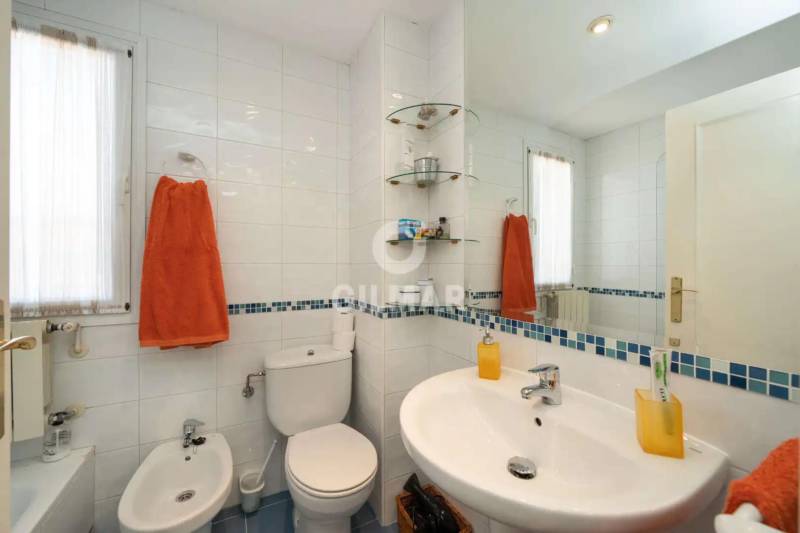 Baño de Ático en venta en Madrid con Calefacción, Jardín privado y Trastero