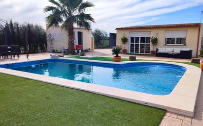 Piscina de Casa o xalet en venda en La Carlota amb Aire condicionat, Calefacció i Jardí privat