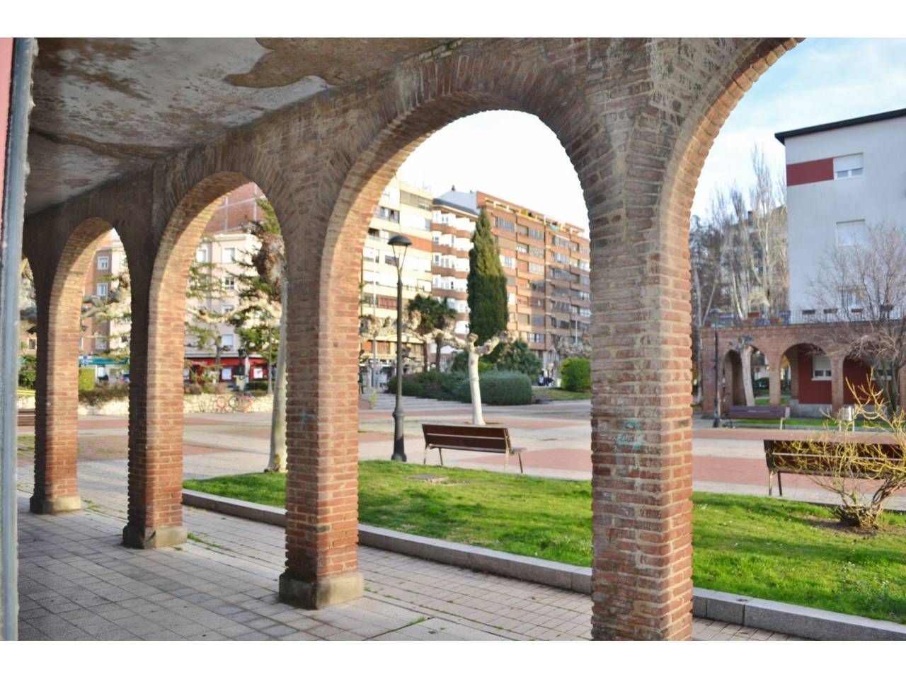 Vista exterior de Local en venda en Palencia Capital