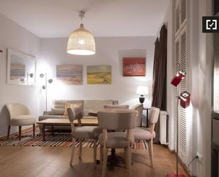 Living room of Flat to rent in  Madrid Capital  with Air Conditioner, Heating and Internet