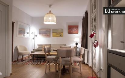 Living room of Flat to rent in  Madrid Capital  with Air Conditioner, Heating and Furnished