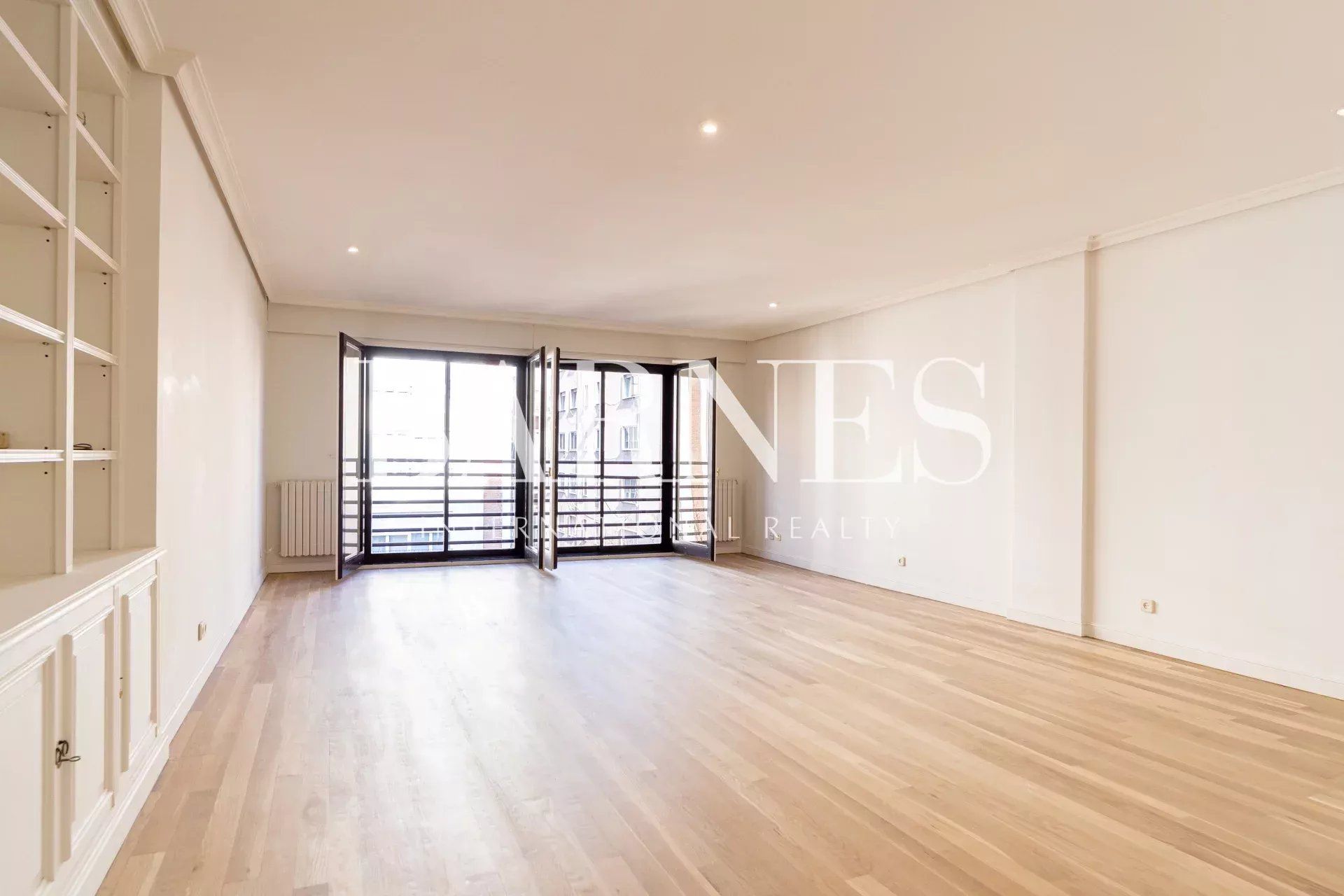 Bedroom of Flat to rent in  Madrid Capital  with Air Conditioner, Heating and Storage room