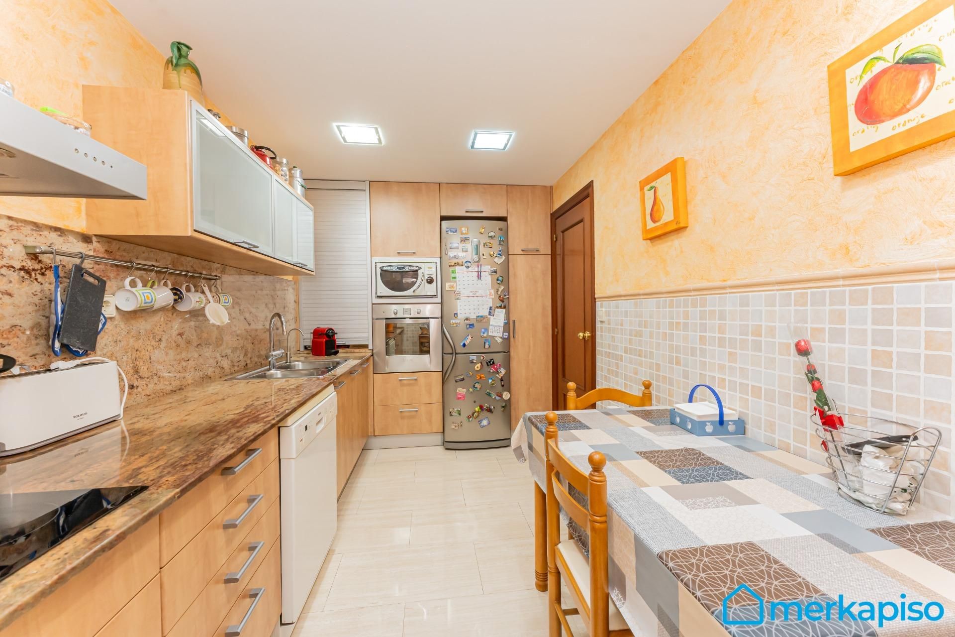 Kitchen of Single-family semi-detached for sale in Viladecans  with Air Conditioner and Terrace