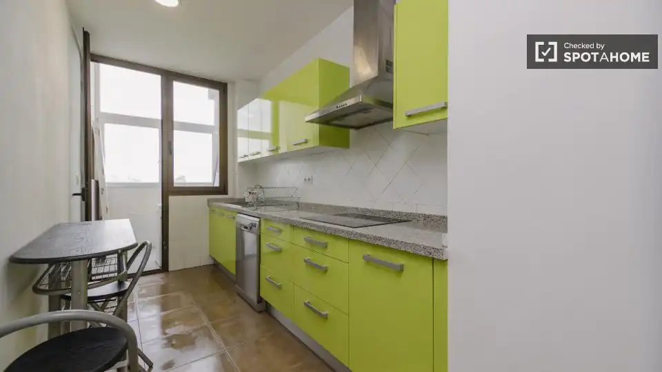 Cocina de Piso de alquiler en Valencia con Aire acondicionado, Calefacción y Amueblado