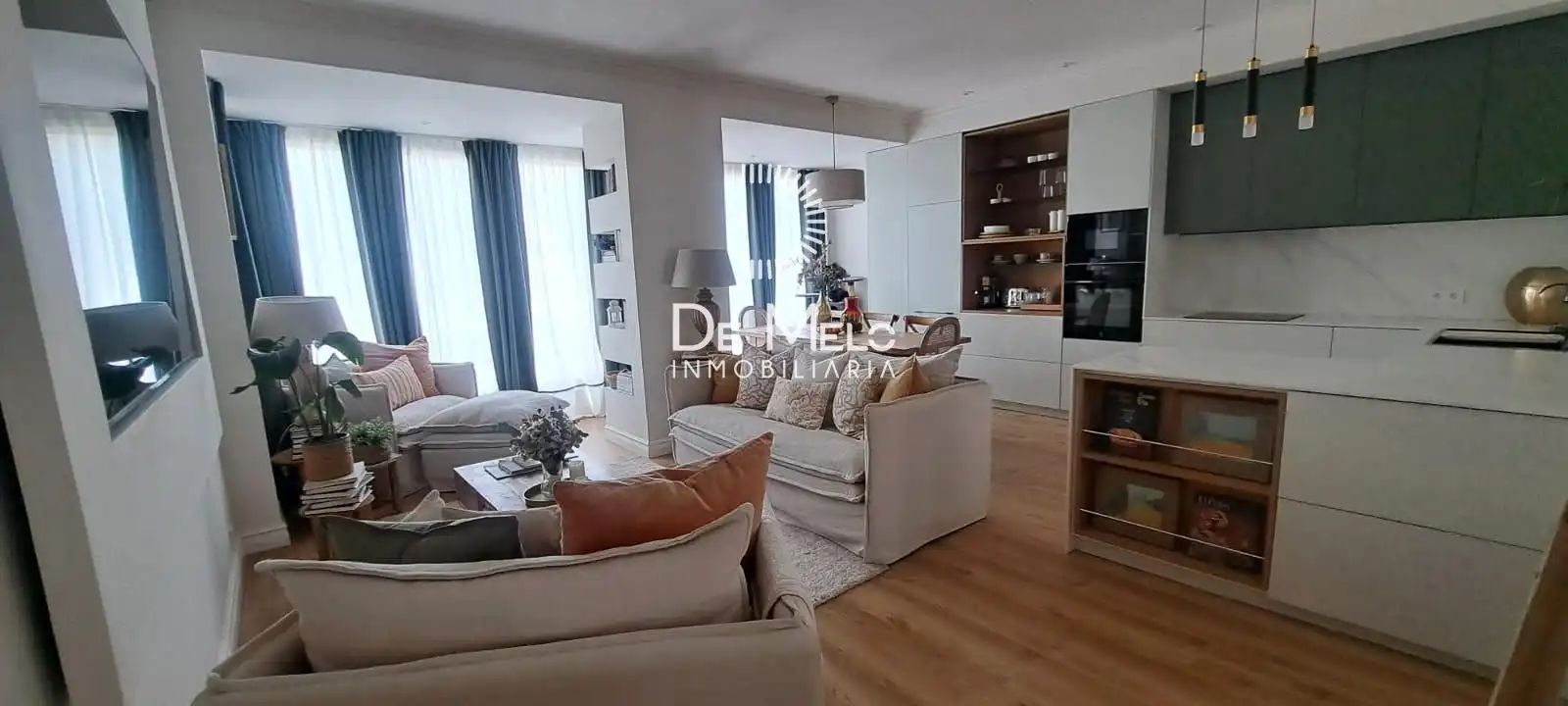 Wohnzimmer von Wohnung zum Verkauf in Barcelona mit Klimaanlage, Heizung und Parkett
