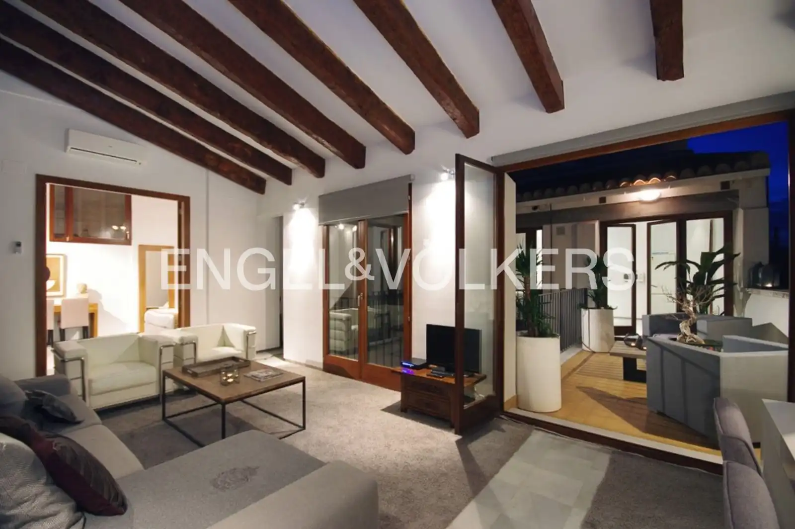 Sala d'estar de Àtic de lloguer en Valencia amb Aire condicionat, Calefacció i Moblat