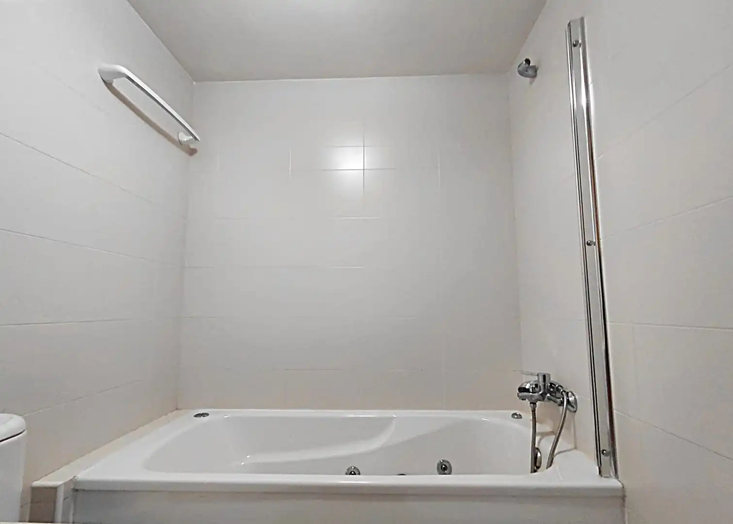 Baño de Piso en venta en Vilagarcía de Arousa con Calefacción, Jardín privado y Terraza