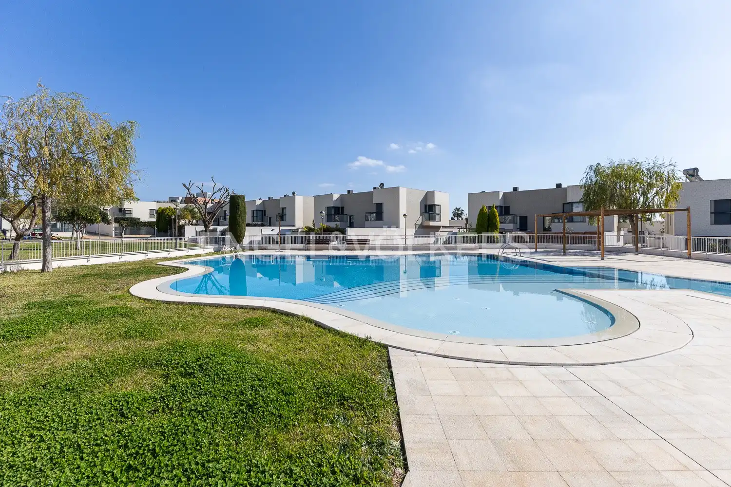 Piscina de Casa o xalet en venda en Paterna amb Aire condicionat, Calefacció i Jardí privat