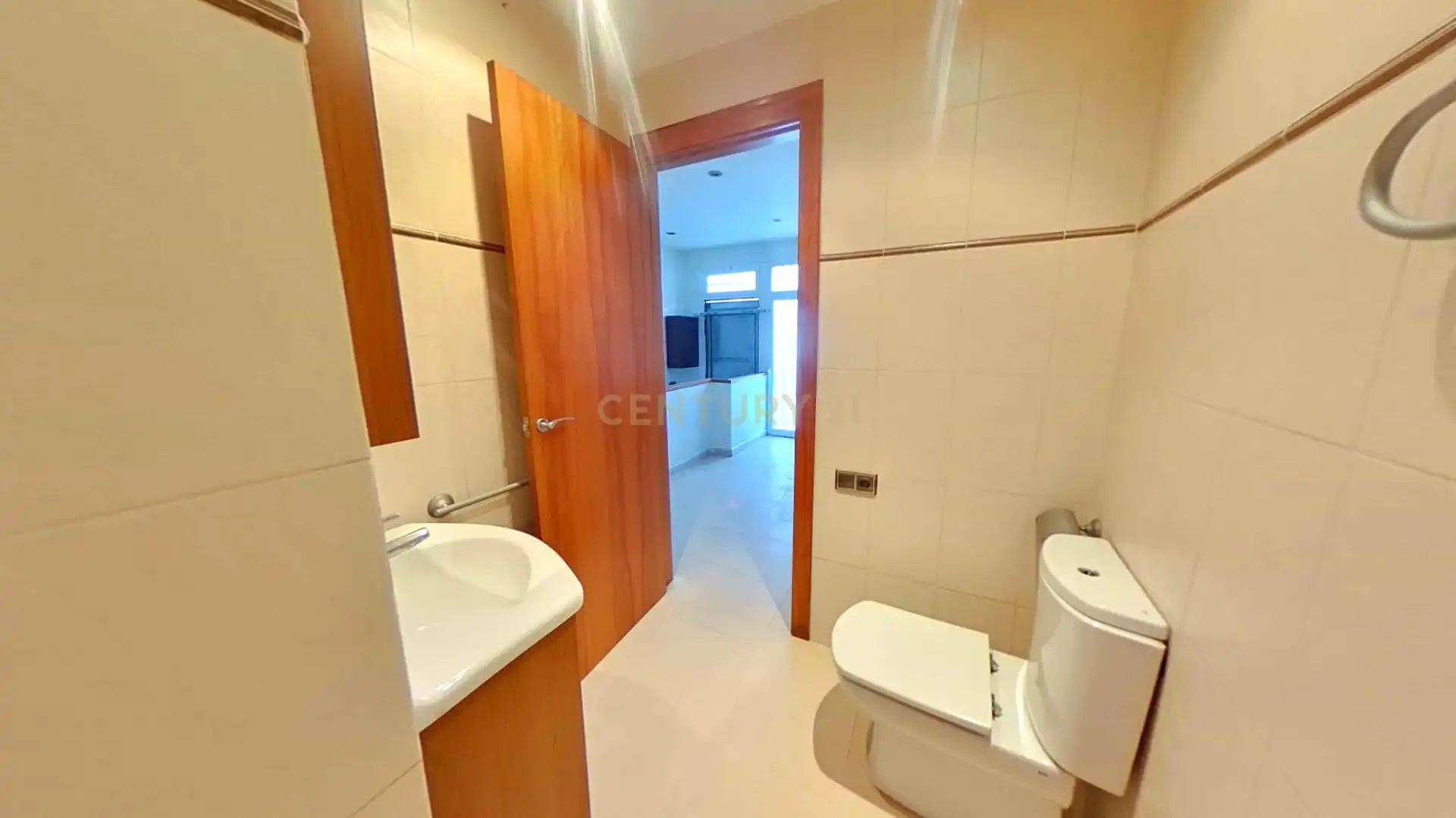 Local en venda a Mestre Vilarrubla, 26, Corbera de Llobregat
