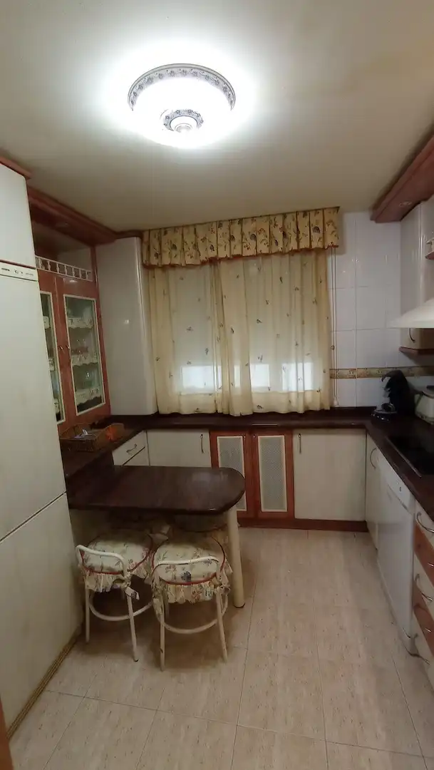 Kitchen of Flat for rent in Salamanca  with Heating, Parquet flooring and Furnished