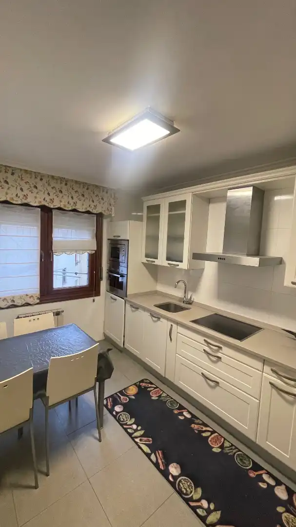 Cocina de Piso en venta en Portugalete con Calefacción, Terraza y Trastero