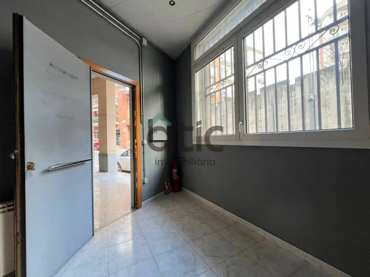 Local comercial de lloguer a Calle Guifré ´el Pilós´, imagen 6
