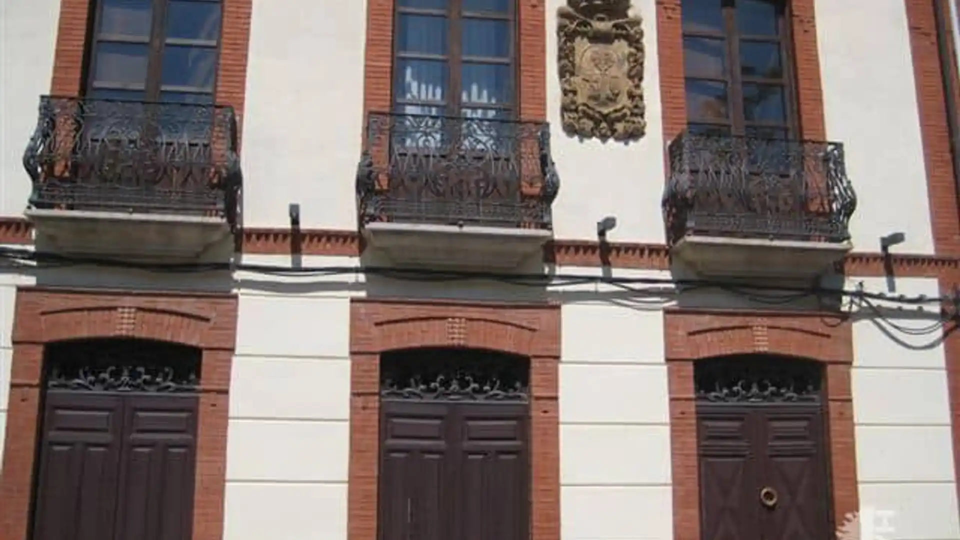 Vista exterior de Casa adosada en venta en Ponferrada con Parquet, Terraza y Trastero