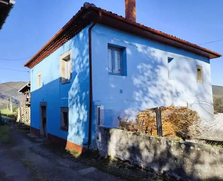 Vista exterior de Casa o chalet en venta en Salas con Trastero y Amueblado