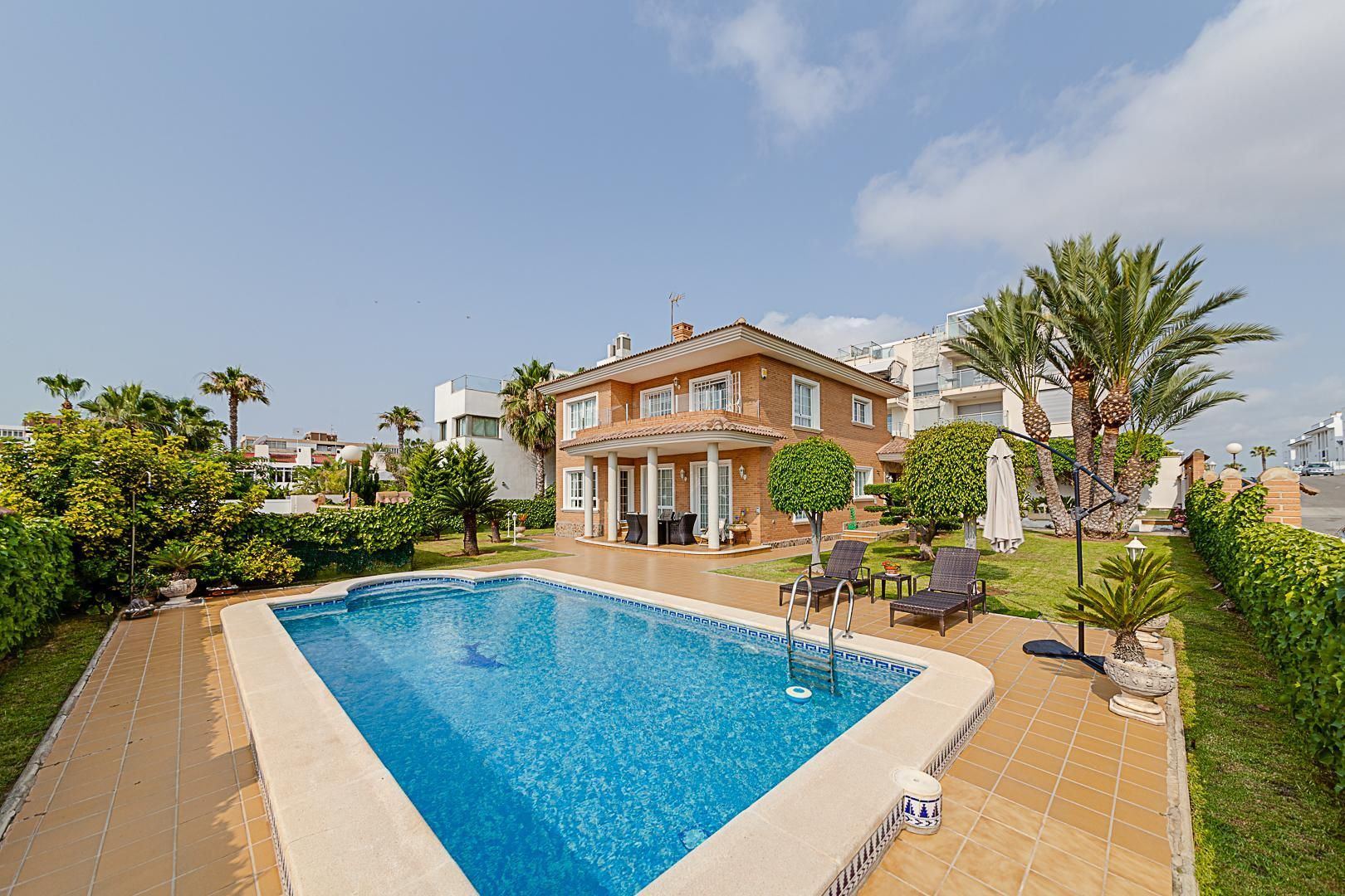 Piscina de Casa o xalet en venda en Torrevieja amb Aire condicionat, Calefacció i Traster
