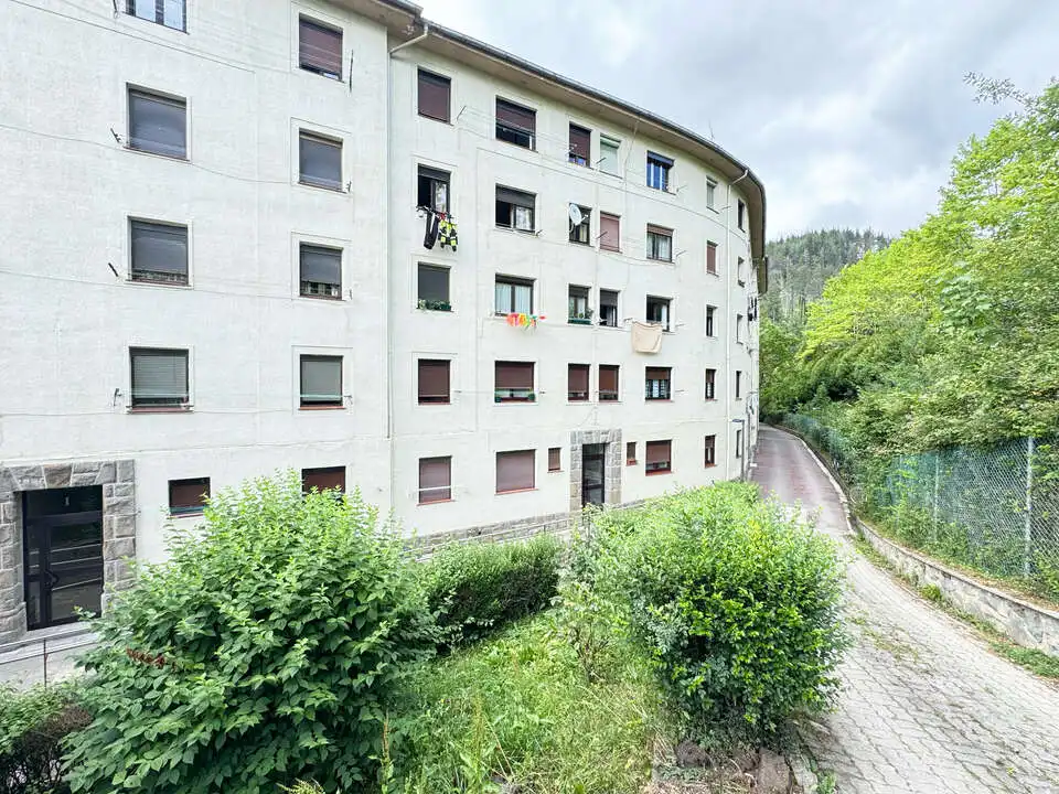 Außenansicht von Wohnung zum Verkauf in Urretxu mit Heizung