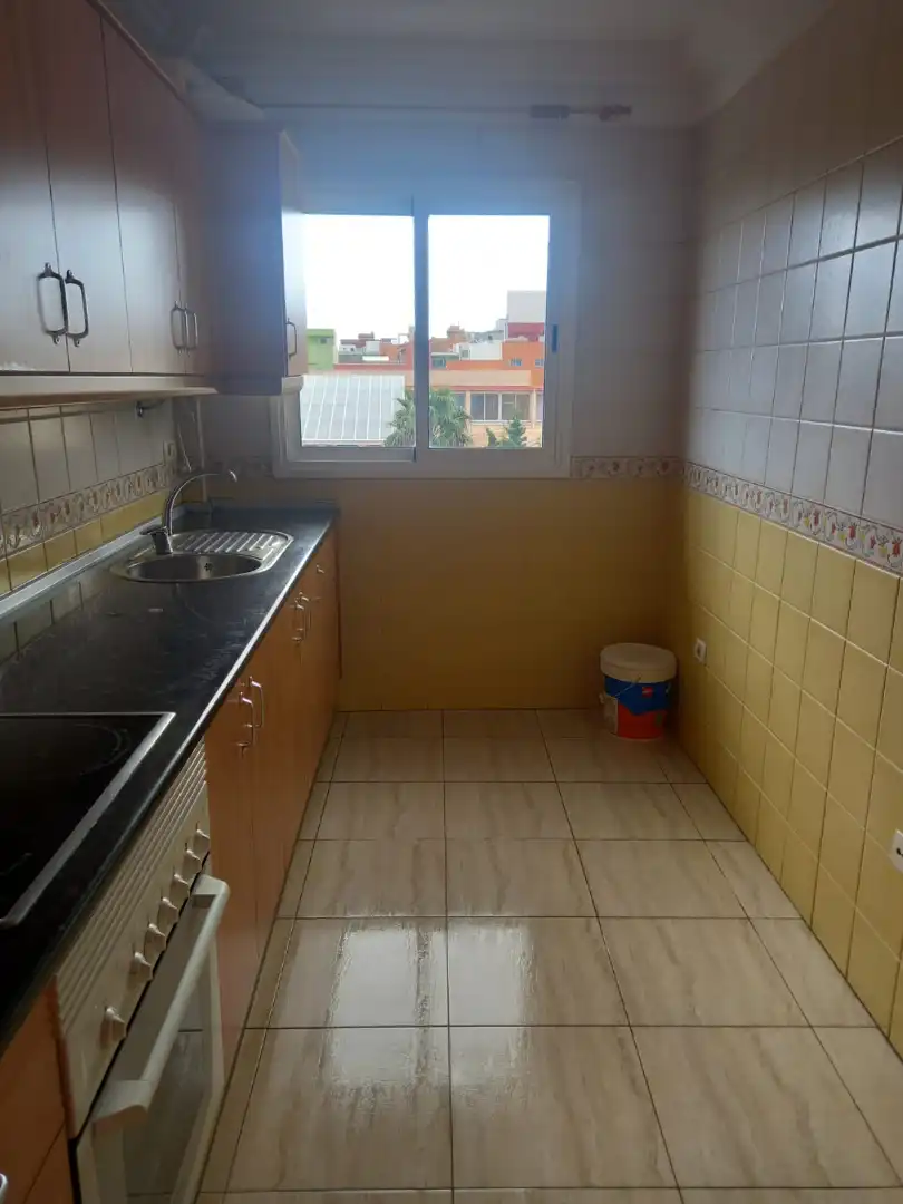 Cuina de Pis de lloguer en San Cristóbal de la Laguna amb Moblat, Forn i Rentadora