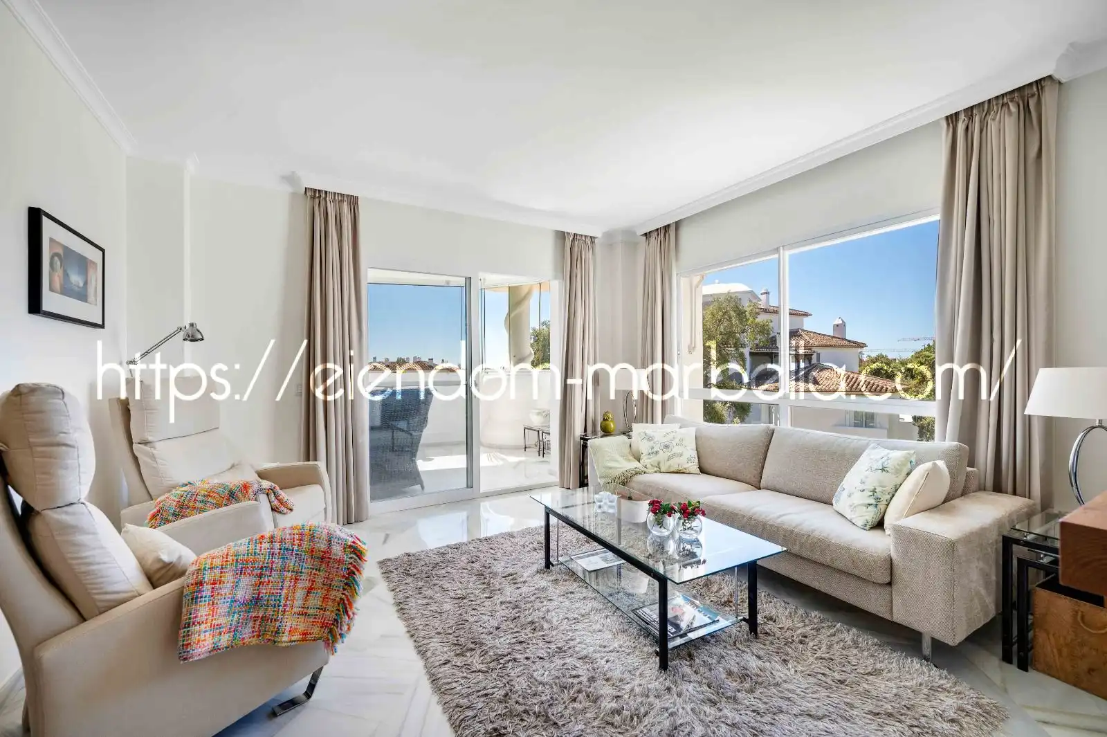 Living room of Apartments for sale in Marbella  with Air Conditioner, Terrace and Furnished