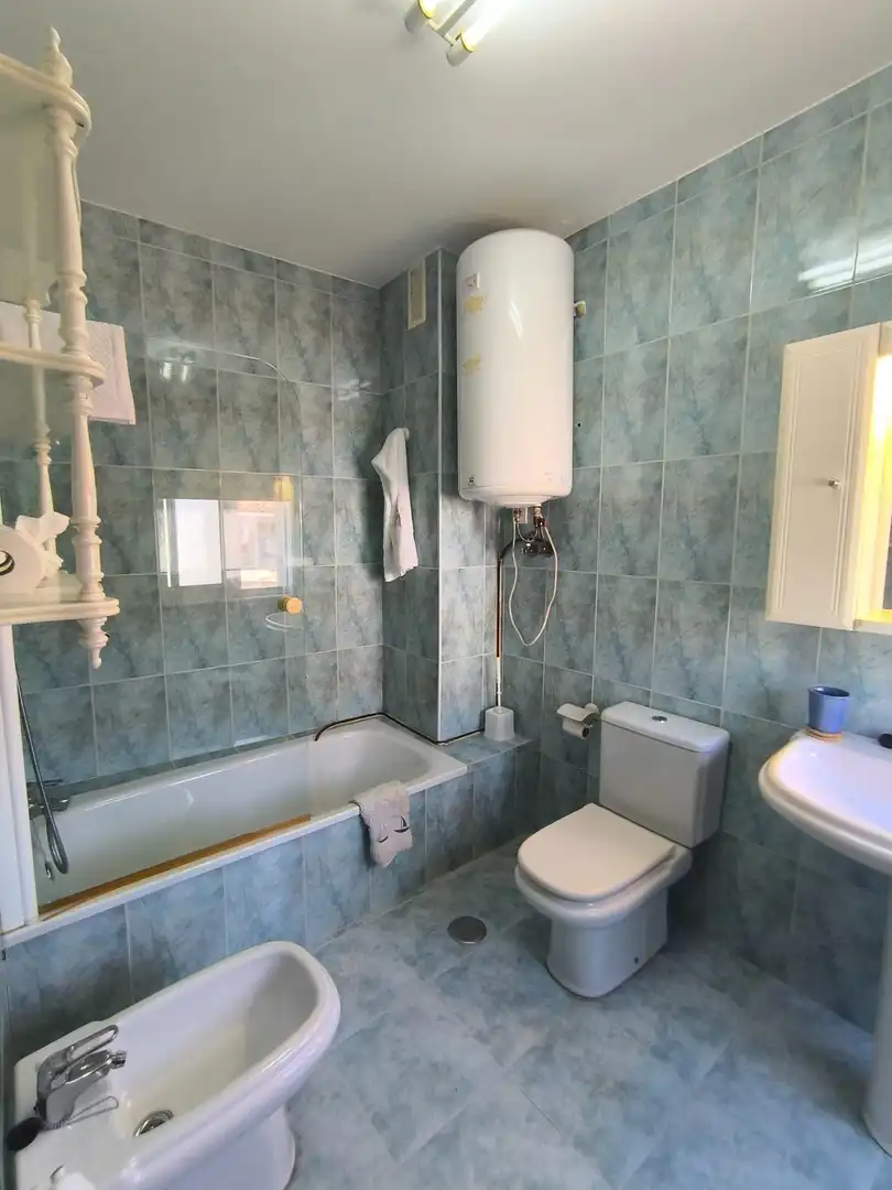 Baño de Casa o chalet en venta en Santiago de Compostela  con Calefacción y Amueblado