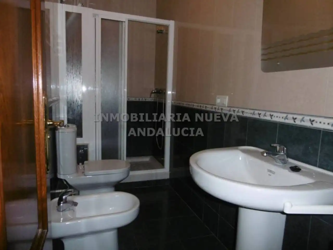 Baño de Piso de alquiler en Almería con Terraza y Amueblado