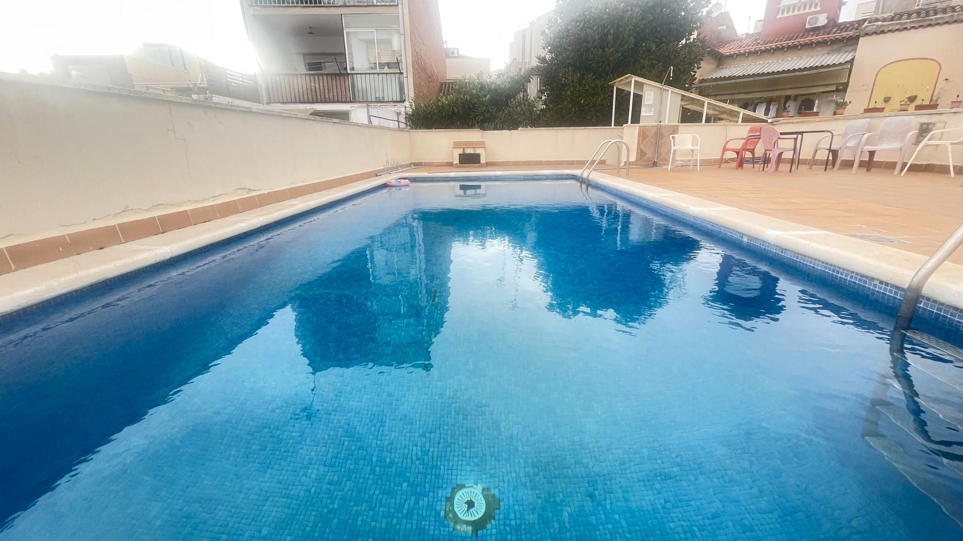 Piscina de Piso en venta en Terrassa con Calefacción, Trastero y Piscina