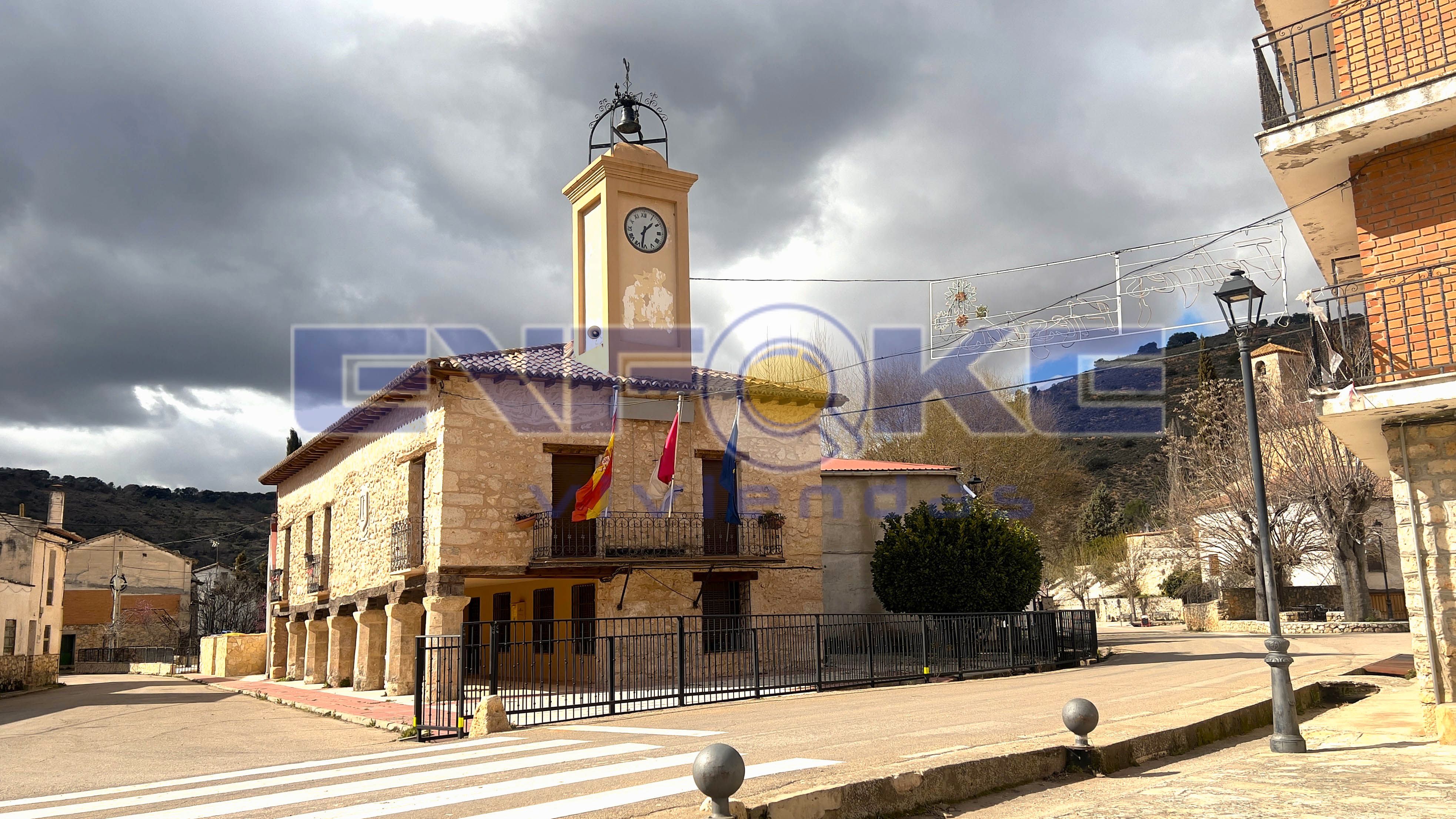 Vista exterior de Casa adosada en venda en Moratilla de los Meleros amb Calefacció, Parquet i Moblat