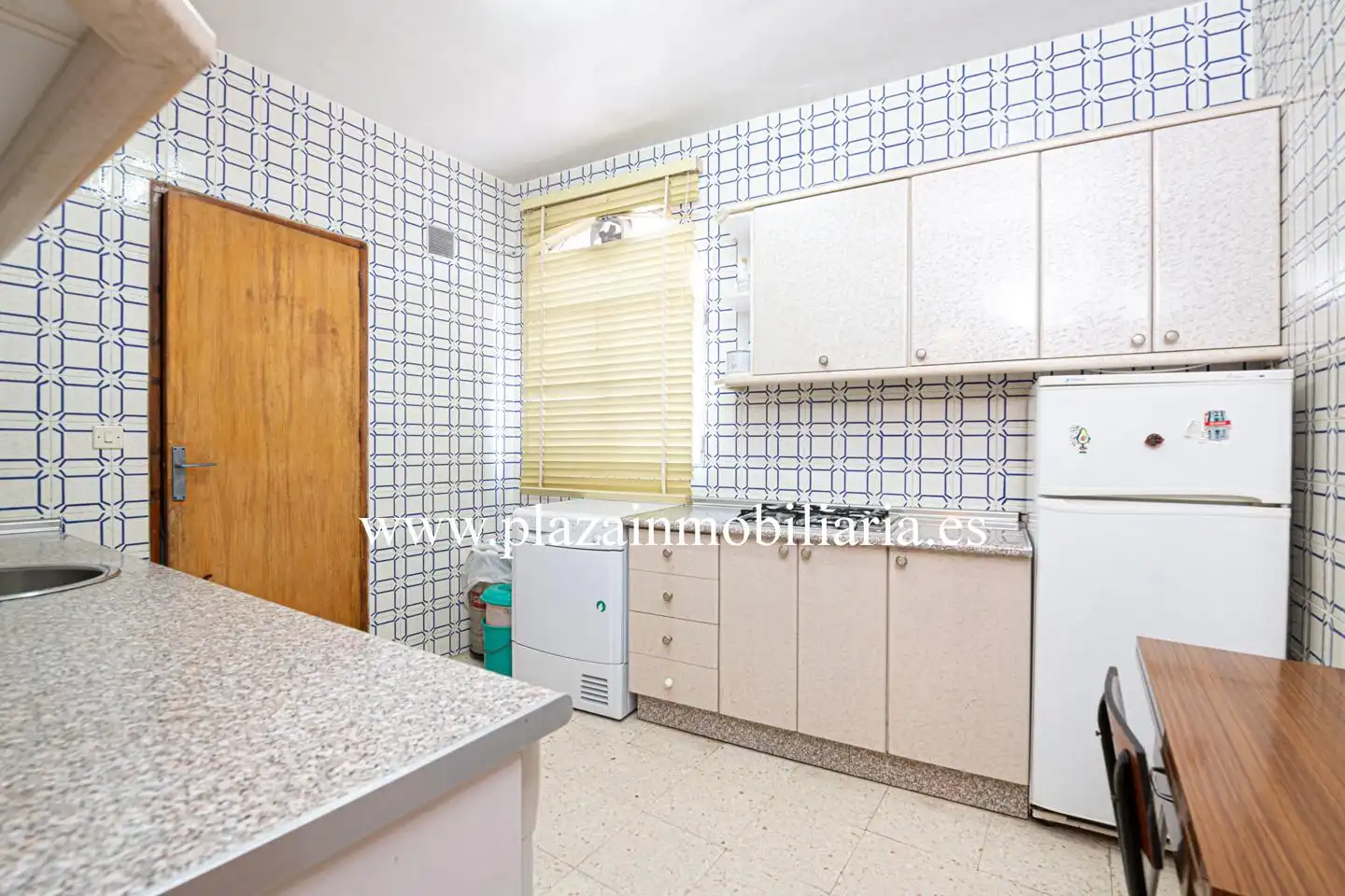 Kitchen of Flat for sale in Lucena  with Air Conditioner, Terrace and Balcony