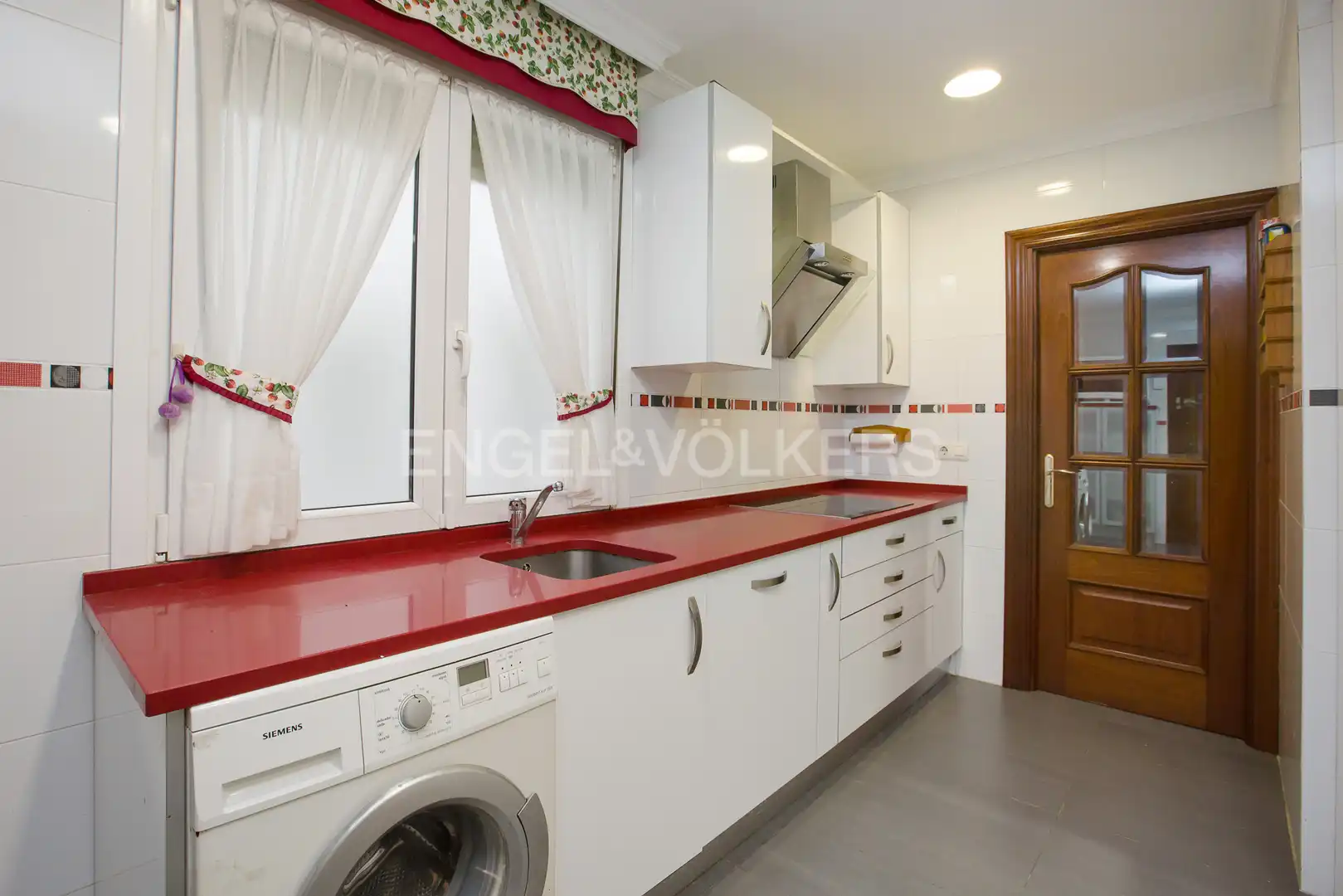 Kitchen of Flat for sale in Getxo   with Heating and Balcony