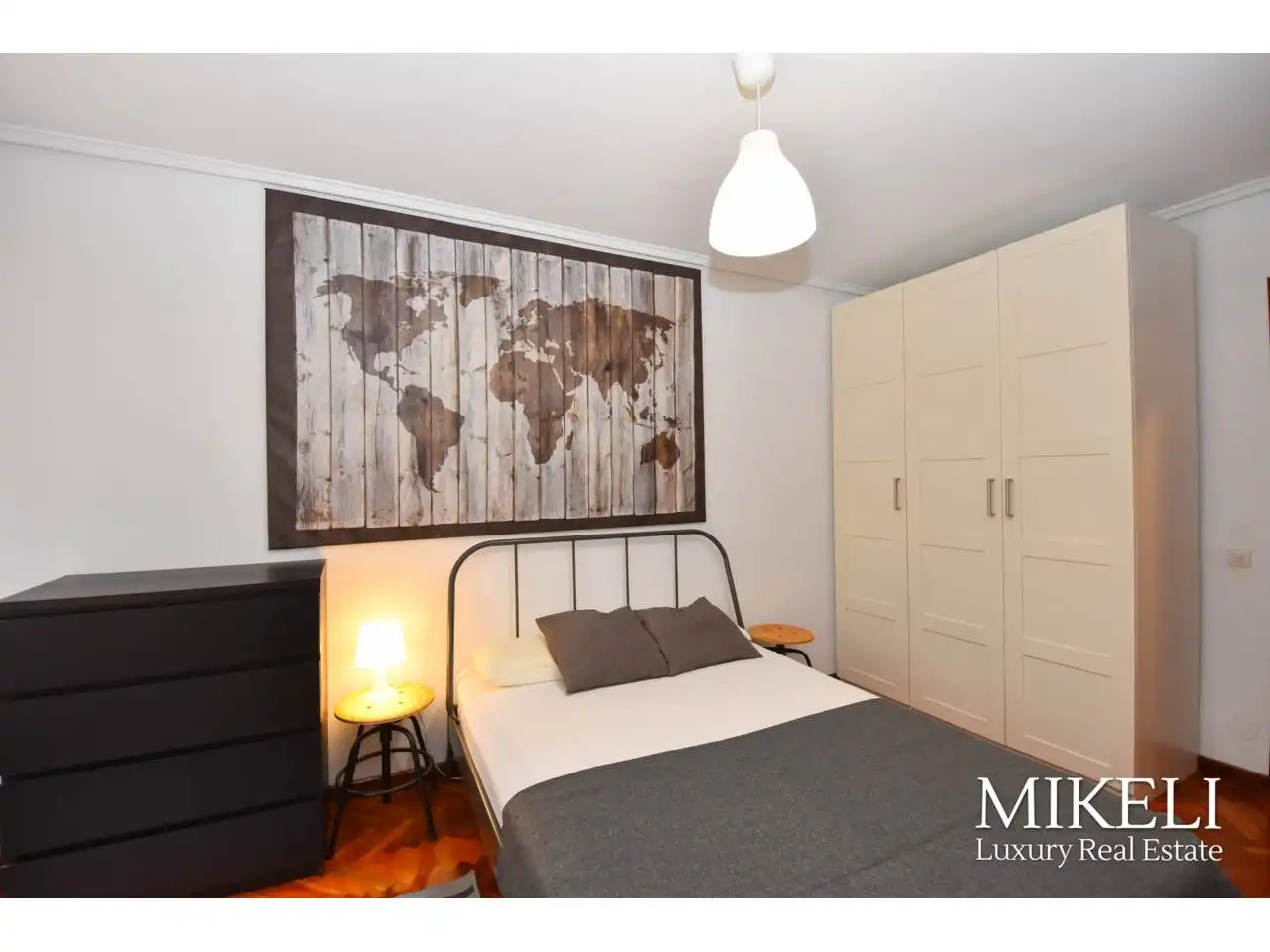 Habitación de Apartamento en venta en Cuatro Caminos