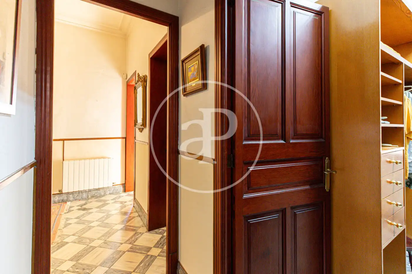 Houses for sale in Carrer de Victorio Luzuriaga, Sant Agustí
