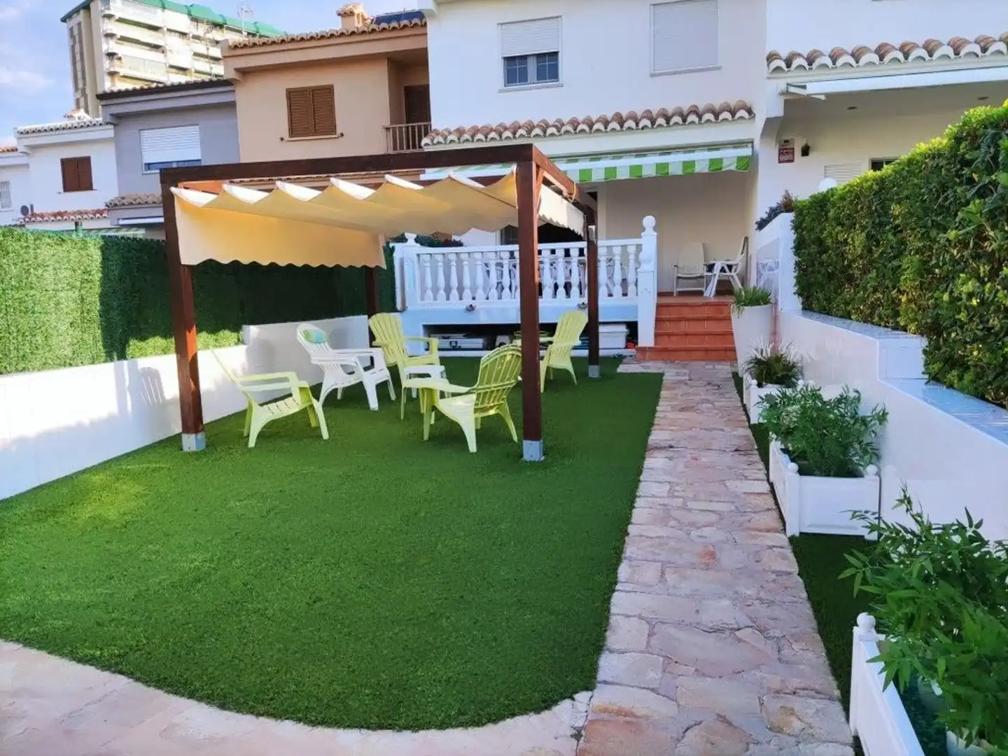 Terraza de Casa adosada en venta en El Puig de Santa Maria con Aire acondicionado, Calefacción y Jardín privado