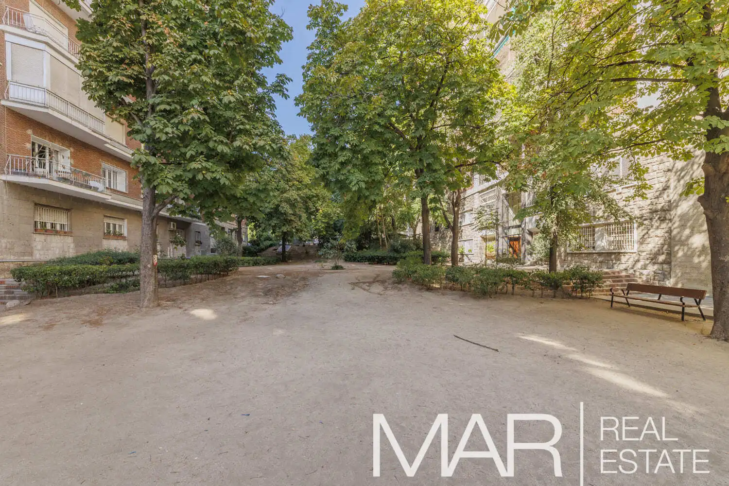 Vista exterior de Piso en venta en Madrid con Aire acondicionado, Calefacción y Trastero