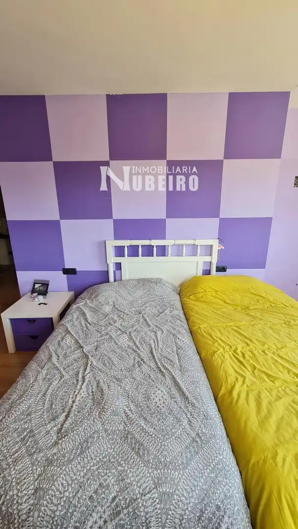 Dormitori de Casa o xalet en venda en Lugo amb Calefacció i Moblat