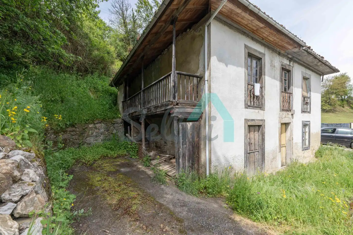 Vista exterior de Casa o chalet en venta en Lena con Balcón