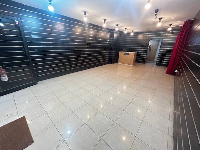 Local comercial en Alquiler en Carrer de la Indústria en El Camp de l'Arpa del Clot