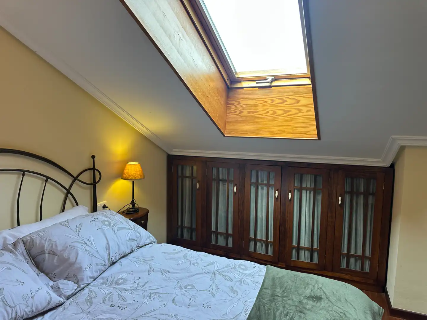Habitación de Dúplex en venta en Avilés con Calefacción, Parquet y Trastero