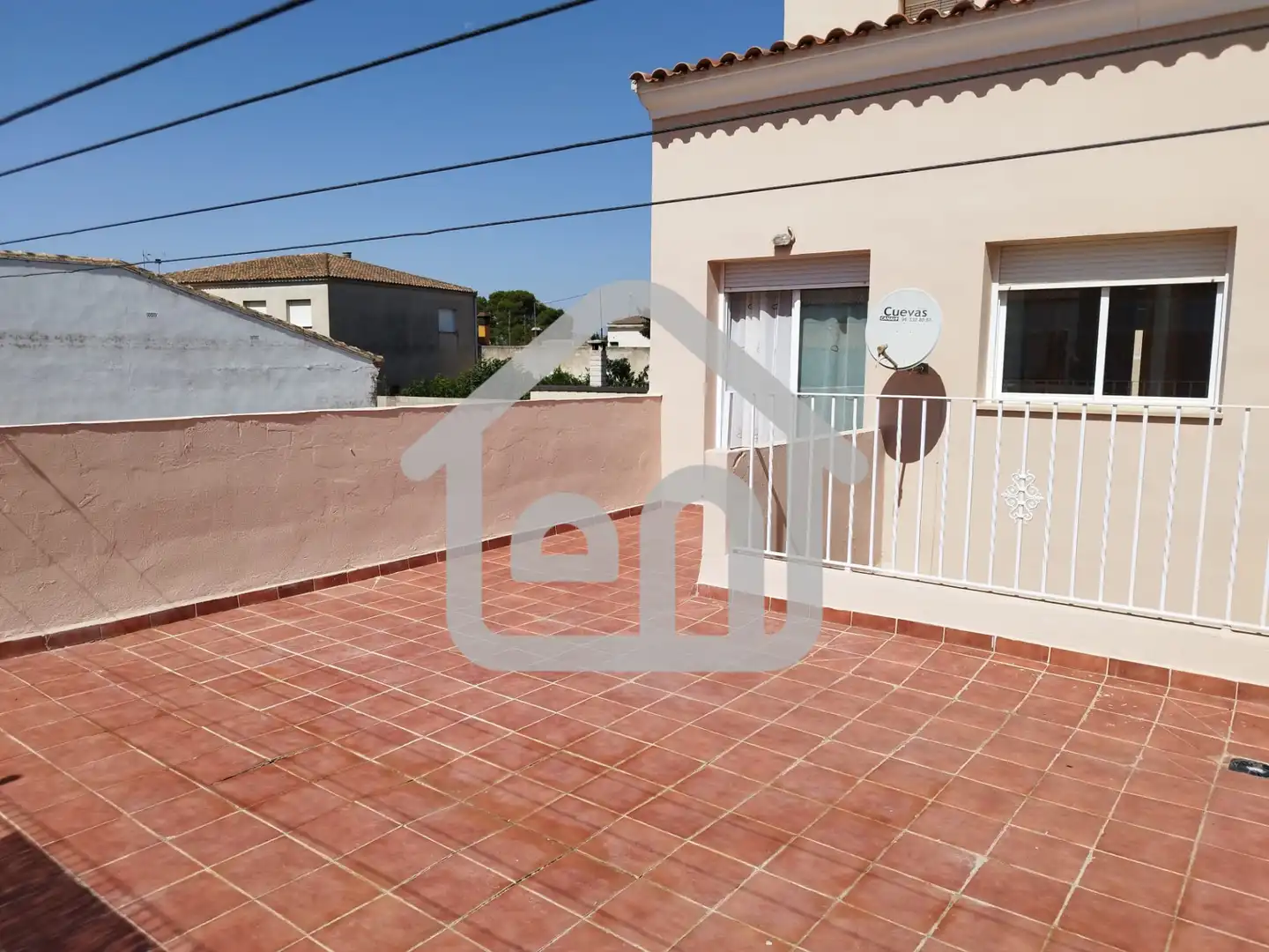 Casa adosada en venta en Calle Bodega, Requena