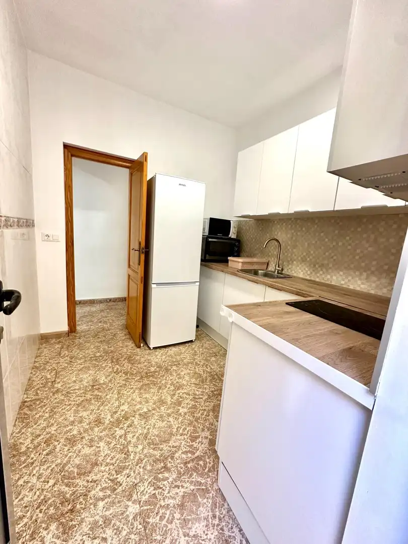 Cuina de Apartament de lloguer en Miramar amb Terrassa, Moblat i Balcó