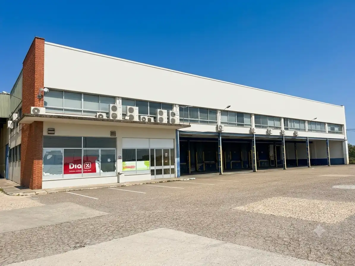 Nau industrial de lloguer en Santovenia de la Valdoncina amb Calefacció i Alarma