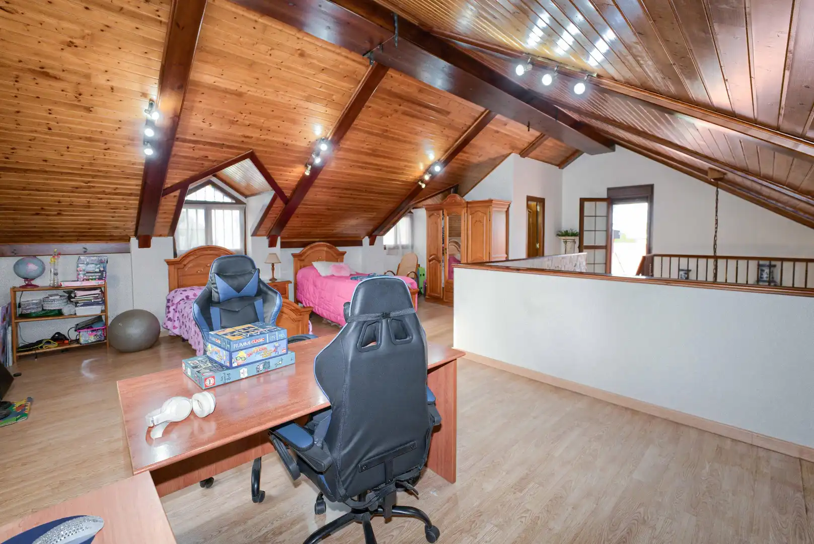 Houses for sale in Montequinto  with Air Conditioner, Heating and Private garden