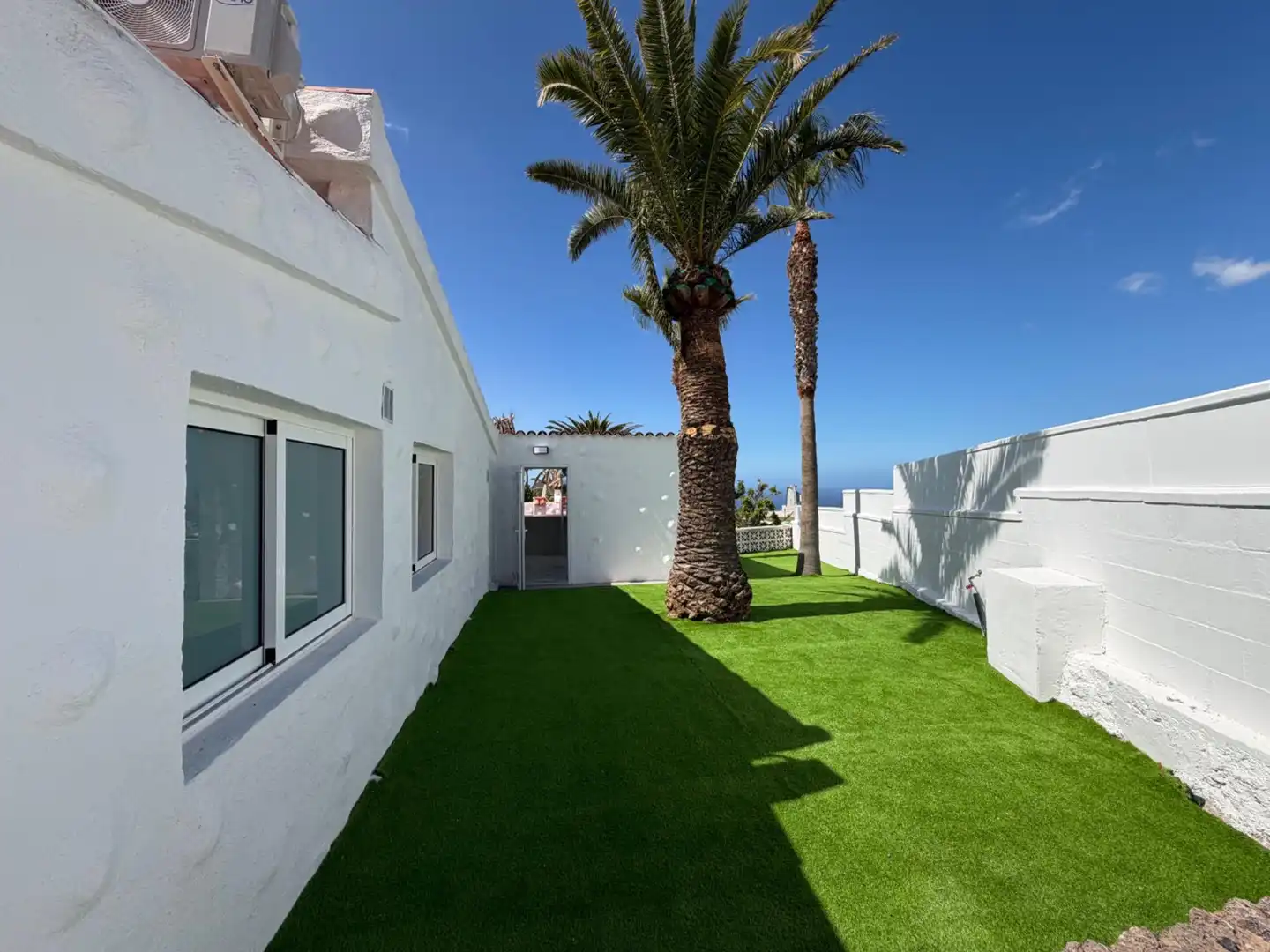 Casa con jardín en venta en Chayofa