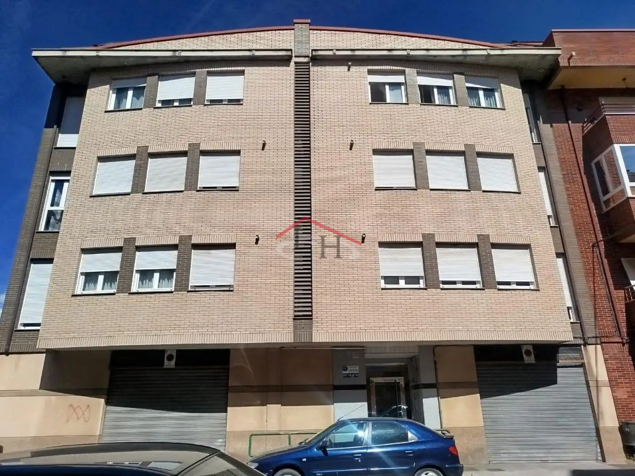 Außenansicht von Maisonette zum Verkauf in León Capital  mit Heizung, Parkett und Terrasse