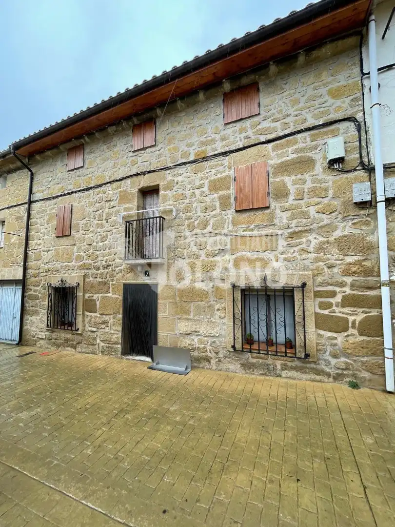 Vista exterior de Casa o xalet en venda en Cuzcurrita de Río Tirón amb Traster, Moblat i Rentadora