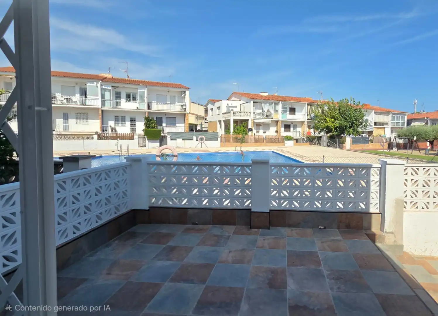 Piscina de Casa o xalet en venda en El Vendrell amb Jardí privat, Terrassa i Piscina comunitària