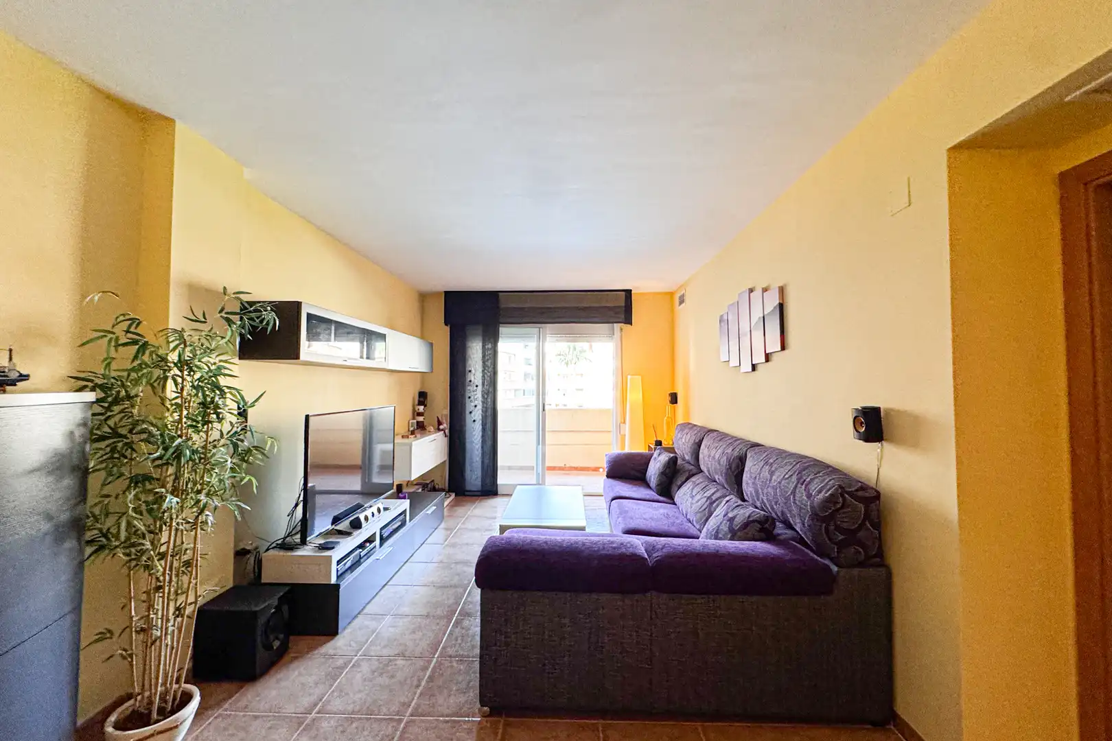 Sala de estar de Piso en venta en Roquetas de Mar con Terraza y Piscina