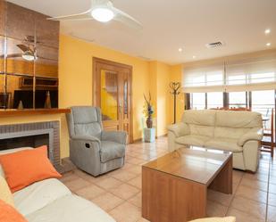 Sala d'estar de Casa o xalet en venda en Motril amb Aire condicionat, Terrassa i Balcó