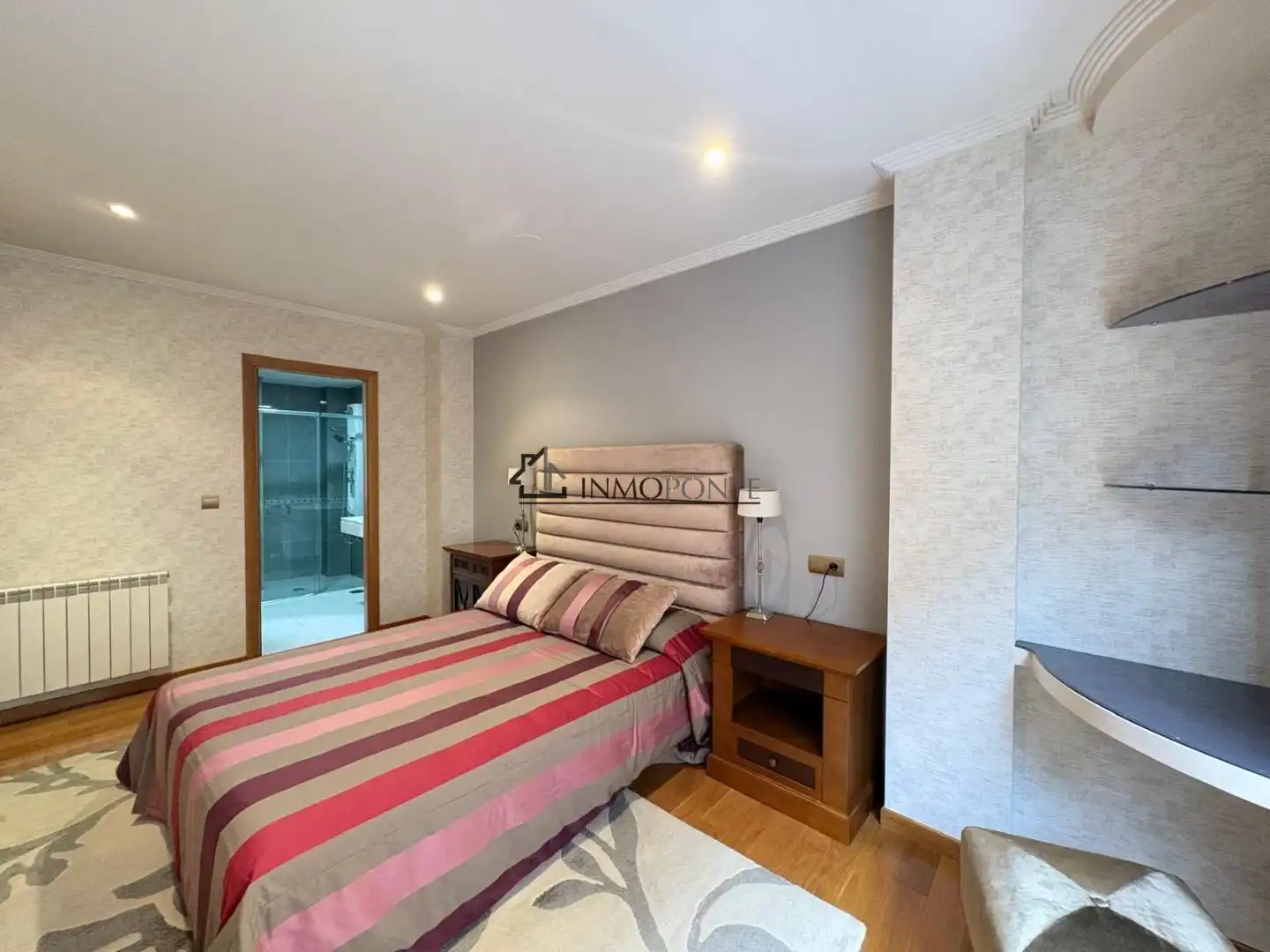 Schlafzimmer von Wohnung zur Miete in Pontevedra Capital  mit Heizung und Möbliert